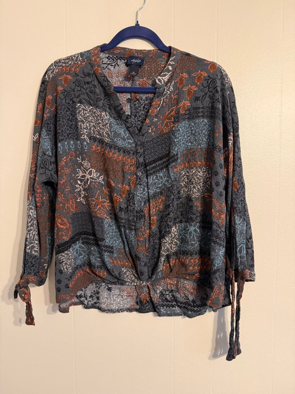 Women's Daytrip Button-Up V-Neck Blouse, Size Medium, Fall Colors